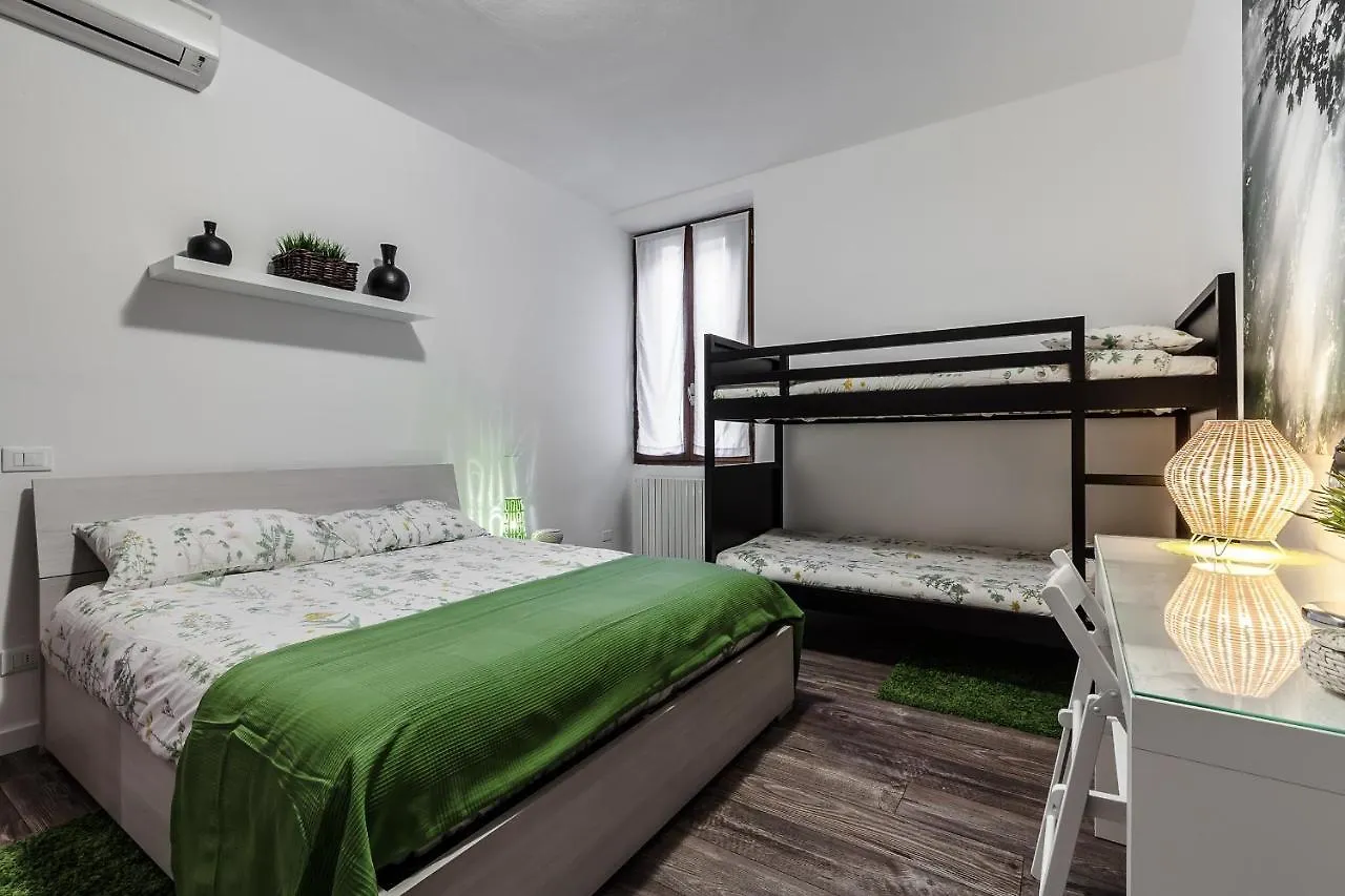 Stayeasy Fara12 - Central Station & Downtown Walking Distance ميلان